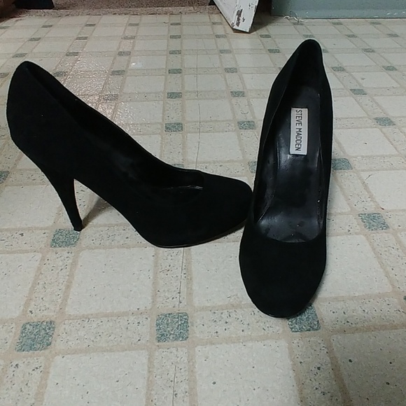 Steve Madden Shoes - Steve Madden black suede heels